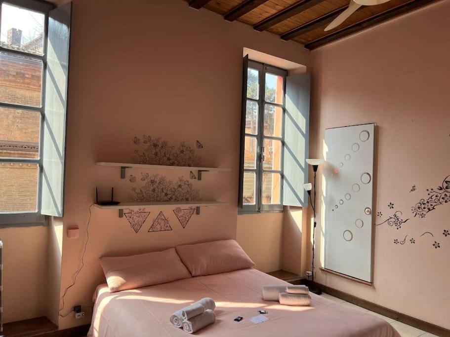 Minimal Studio Con Travi A Vista Piacenza Exterior foto